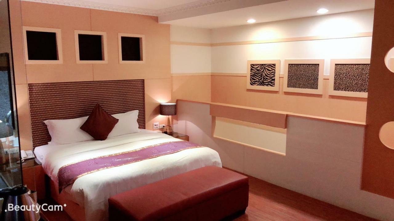 Jungle City Motel 嘉義市 エクステリア 写真